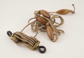 Pulley and ropes from suspension loop