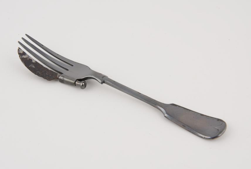 Knife and store fork together