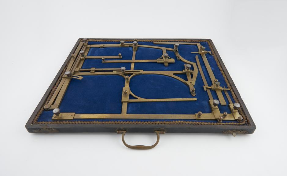 Orthometre brass eye measuring instrument in velvet lined