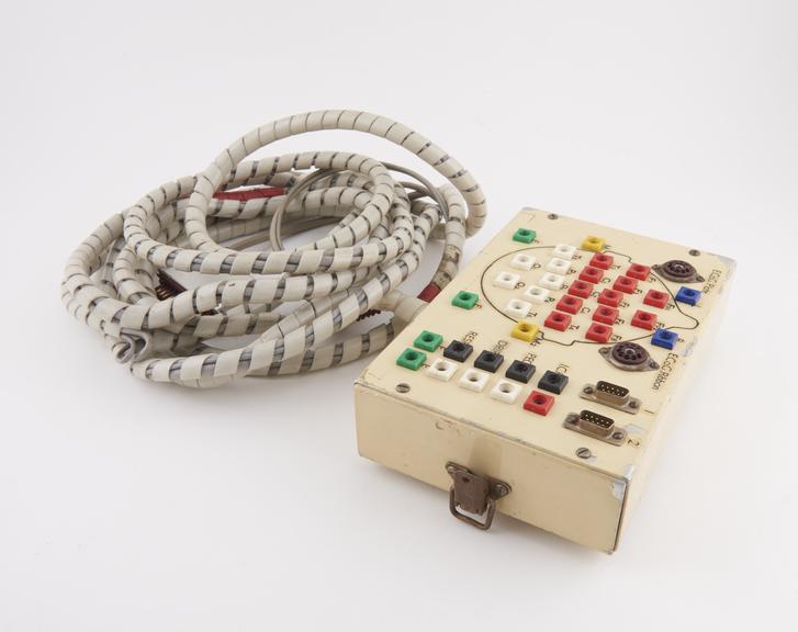 Distribution board (head board) extension for recordings of