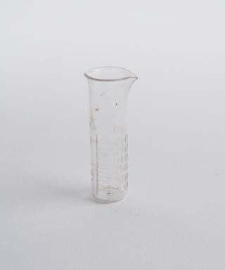 Glass measuring cylinder