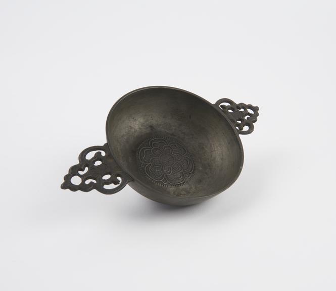 Pewter porringer, possibly European, 18th or 19th century