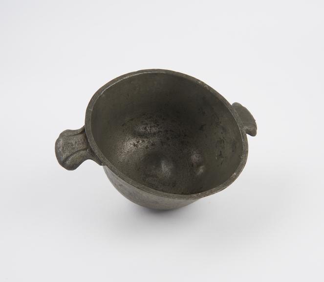 Pewter porringer, 18th or 19th century, European