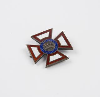 Insignia of the Queen Alexandra's Imperial Military Nursing Service Reserve, London, England, 1916