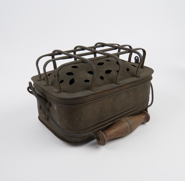 Food warmer, metal box, inner container, European, 19th century