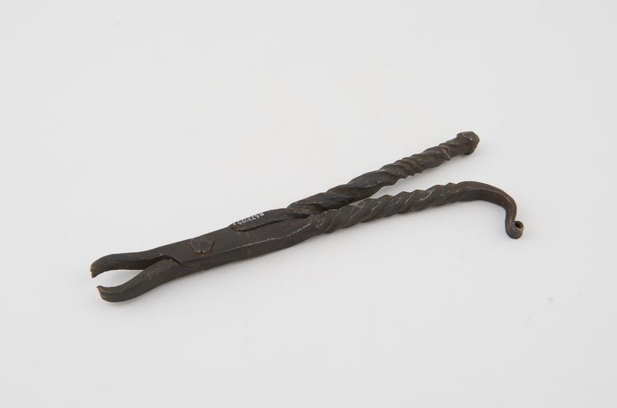 Dental forceps, steel, North African, 1801-1930