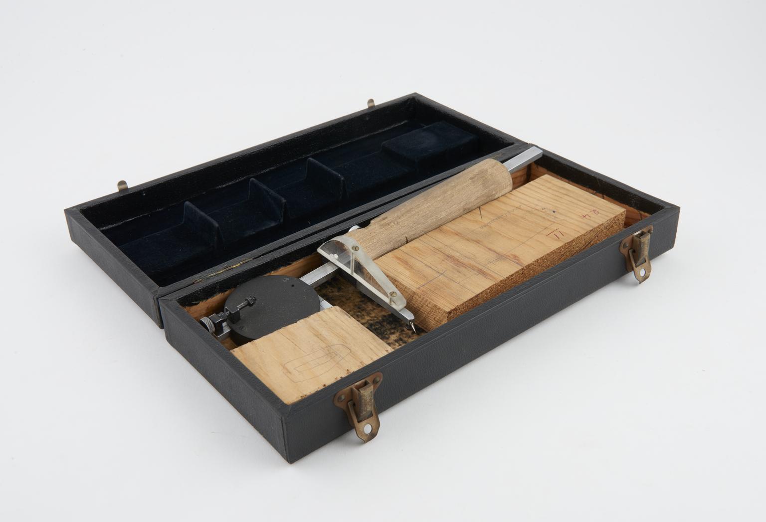 Prototype measuring calliper for radiographs | Science Museum Group ...