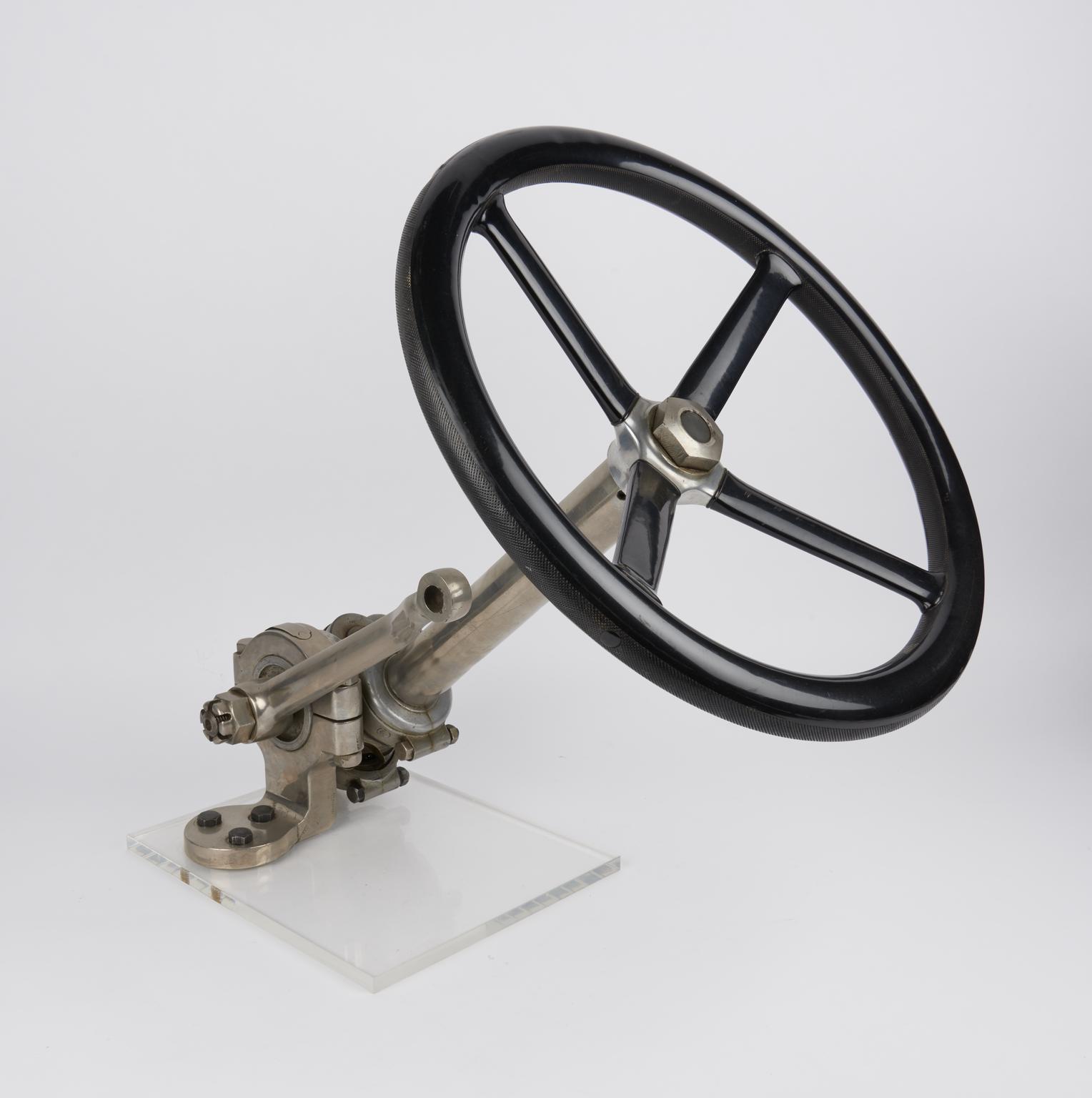 Steering Gear Ruler Sectioned model of a motor car steering gear | Science Museum Group ...