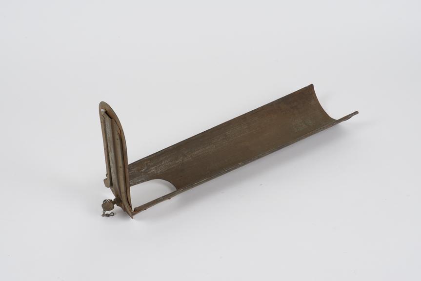 Iron gutter' leg splint, 1901-1920'