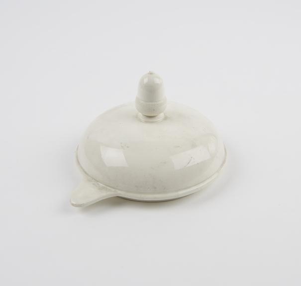 Creamware lid of food warmer with cover for lip and finial in