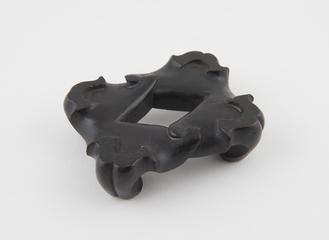 Rectangular stand for Chinese vessel