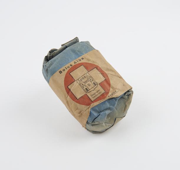 Packet of heavy kaolin powder, paper, German, 1900-1910, by C.H