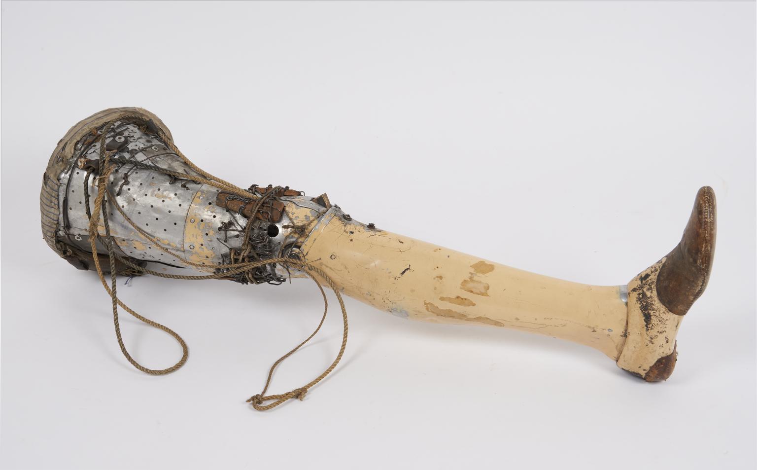 Artificial right leg, Roehampton, England, 1934 | Science Museum Group ...