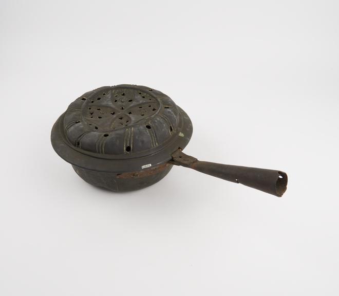 Copper bed warming pan, English, 1751-1850