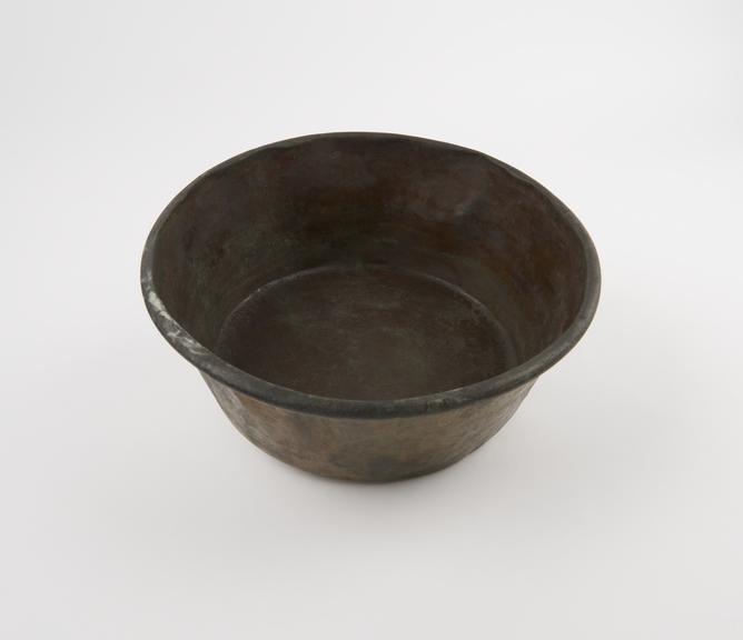 Bowl, brass, 18th or 19th century