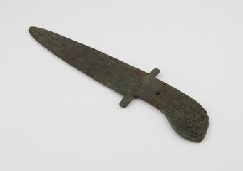 Chou Dynasty dagger with wide blade and curved handle