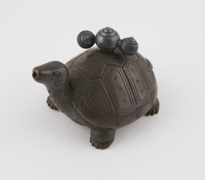 Bronze ink pot cast in the form of a tortoise, Chinese