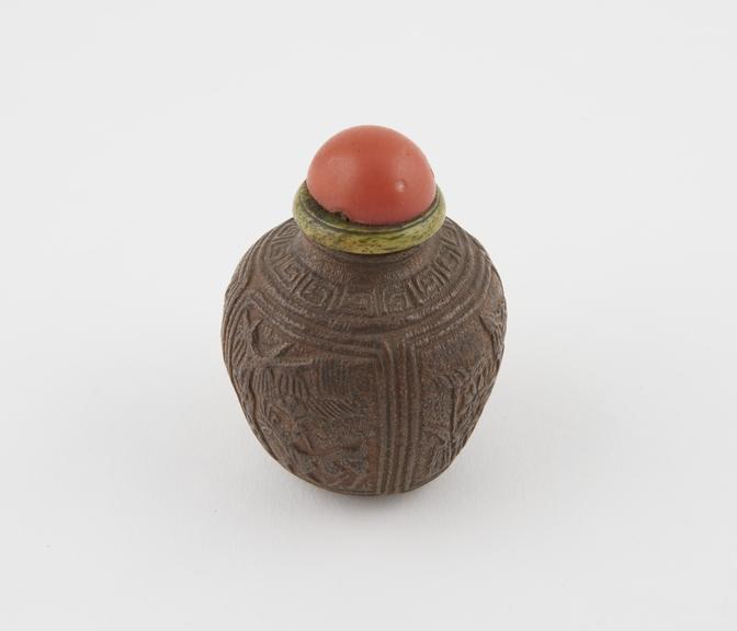 Small wood gourd snuff bottle