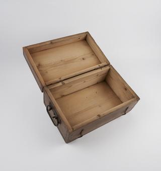 Wooden case for bed linen and chest warmer