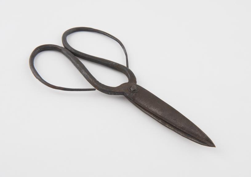 Scissors, iron, Chinese