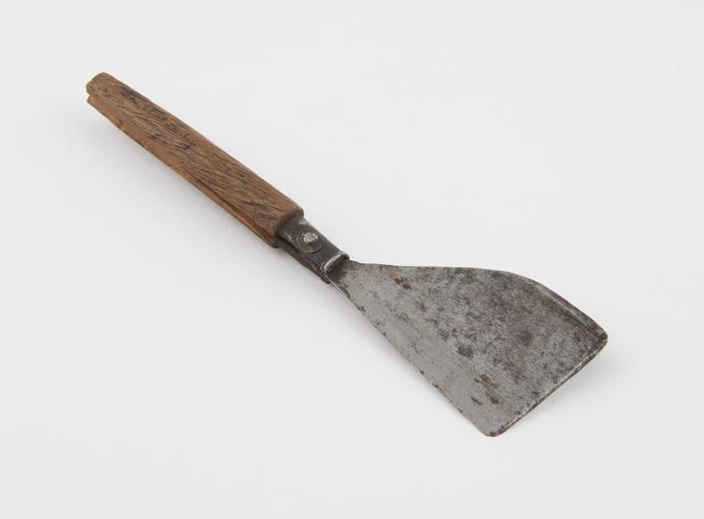 Folding razor(?), steel with wooden handle, Chinese, 1850-1925