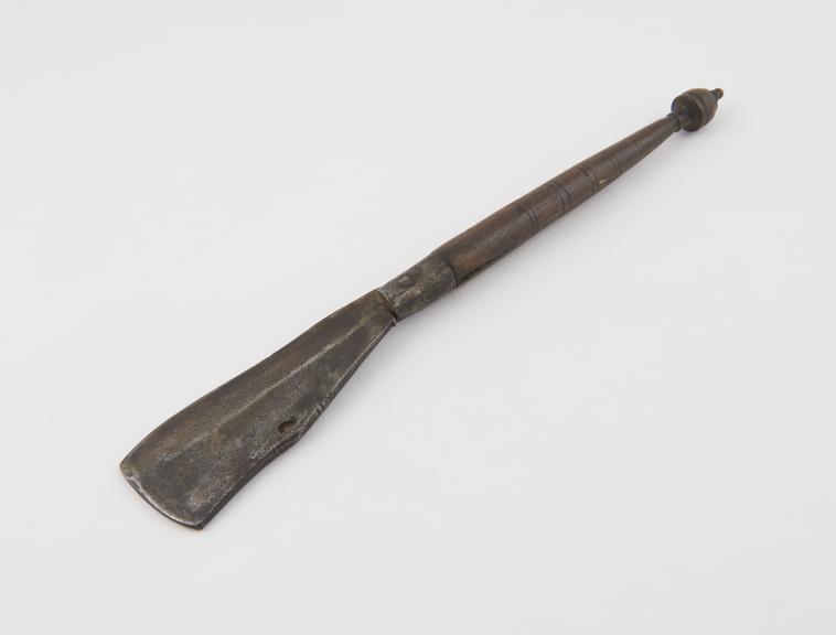 Folding razor, steel, with wooden handle, Chinese, 1701-1925