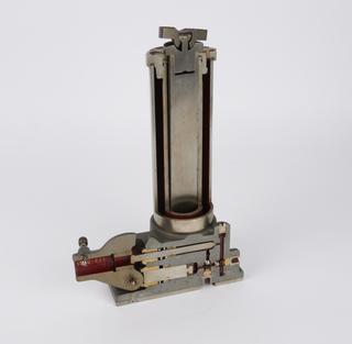 4-ton Skyhi single ram jack no.319, sectioned