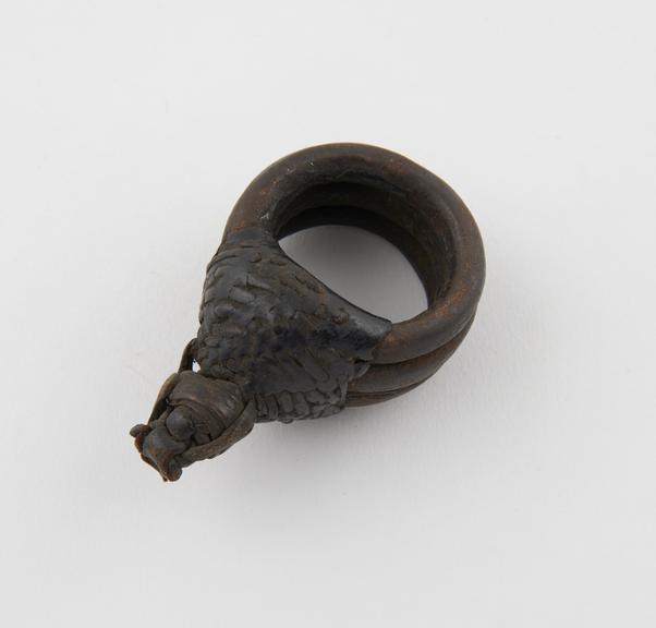 Iron finger ring, band made up of three rings