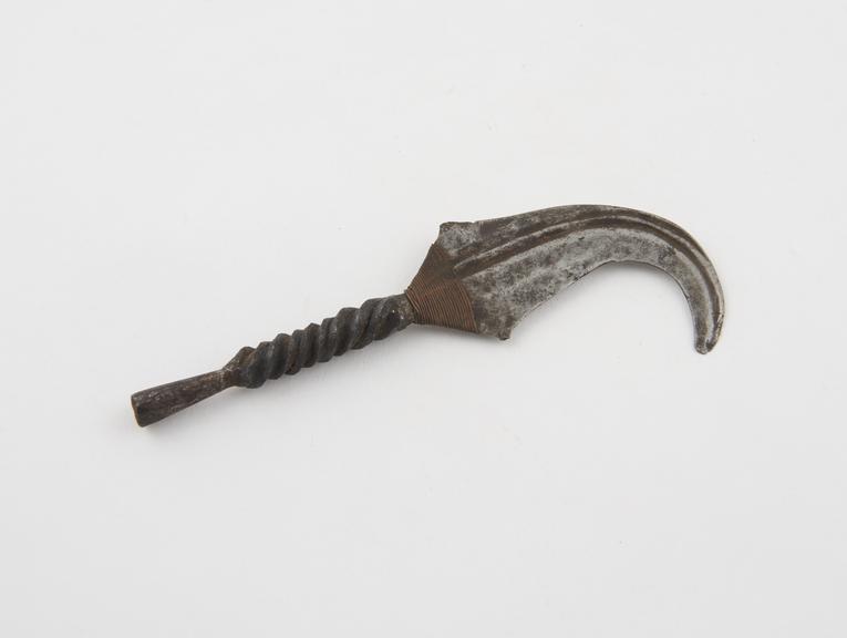 Curved razor, steel and copper wire, African, 1850-1930