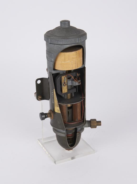 Petrolift fuel pump for motor cars, sectioned