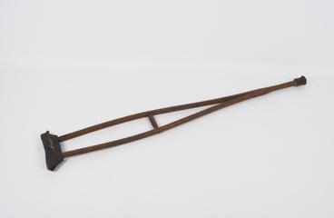 Pair of wooden crutches, 1901-1920