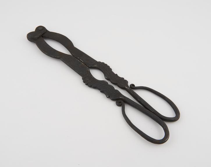 Pair of iron tongs used for crushing, possibly Indian, 1801-1900