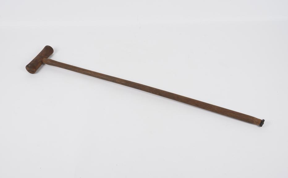 Wooden crutch, 1901-1920