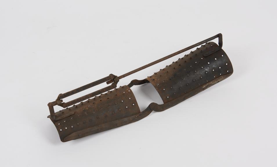 Adjustable splint, iron, 1701-1920