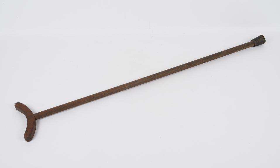 Wooden crutch, 1901-1920