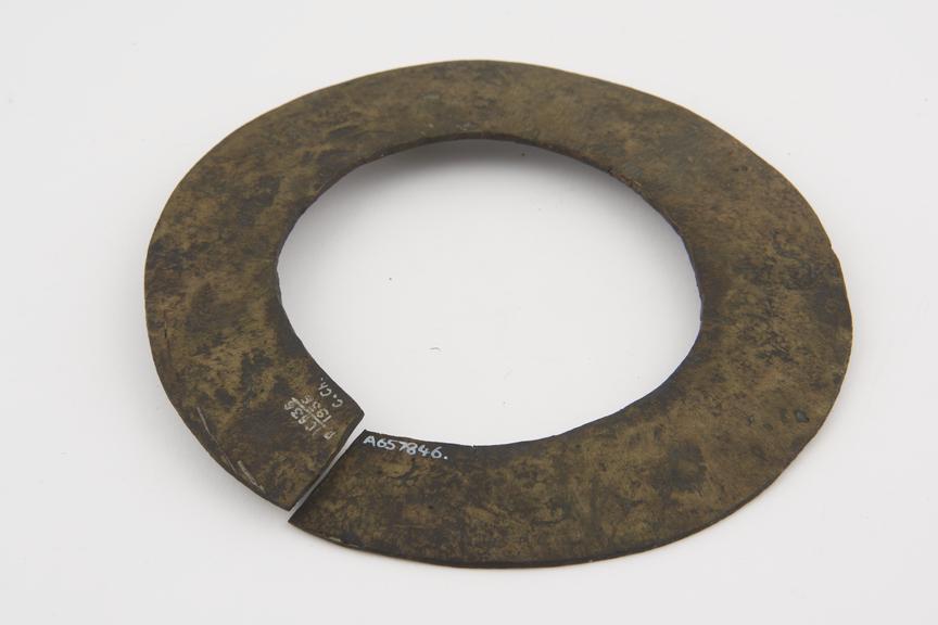 Brass neck ring, annular, flat disc with cut along band