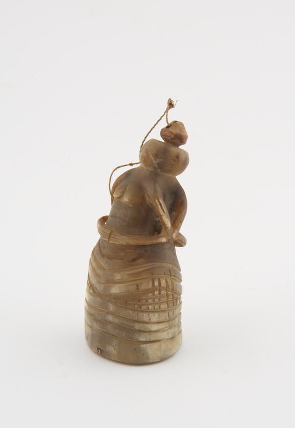 Horn snuff flask carved in the form of two female figures back