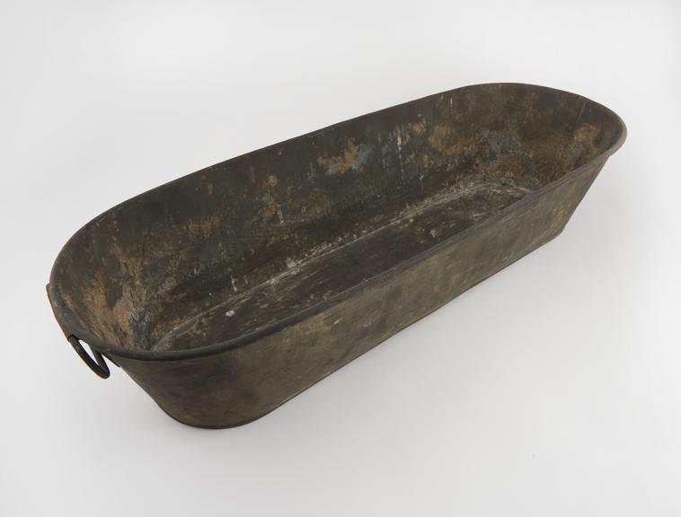 Small bath, tinplate, 19th century