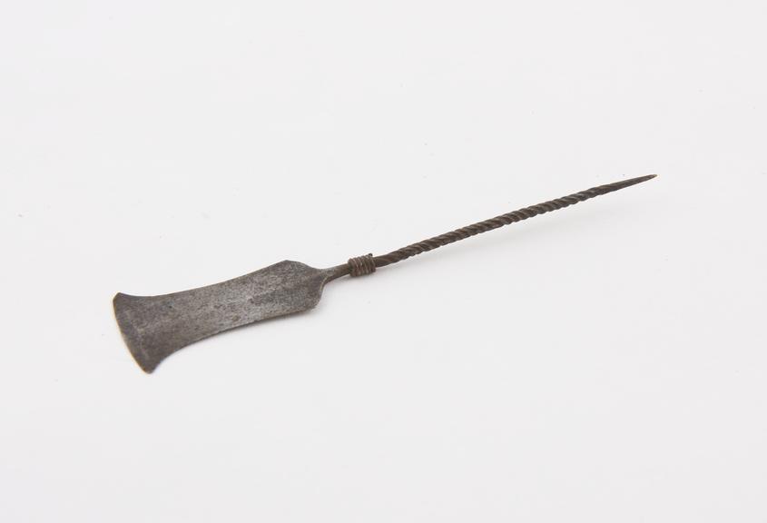 Combined razor and probe, steel, from Tanzania, 1801-1925