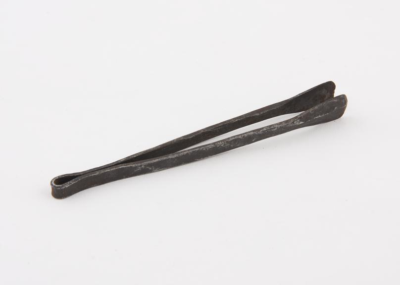 Depilatory forceps, iron, from Tanzania, 1801-1925