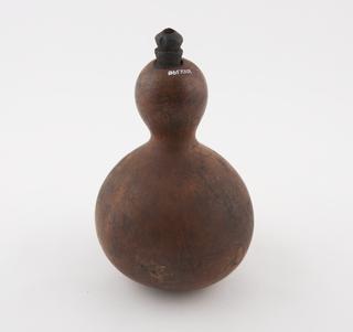 Container, gourd, double headed, for holding medicine