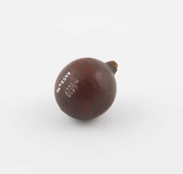 Gourd snuff container, spherical, with wooden stopper