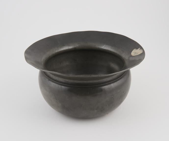 Pewter bowl with flared rim, spittoon, English, 1701-1800