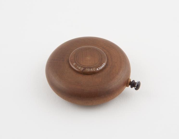 Wooden snuff bottle, disc-shaped, with stopper, Japanese