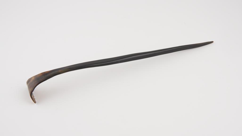 Horn back scratcher, with long stem