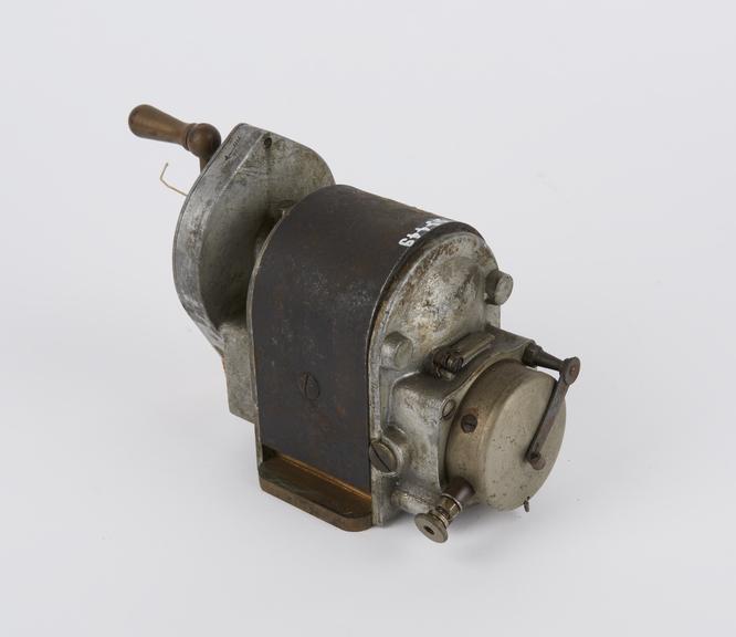 AMS Thomson-Bennet Magneto with hand drive