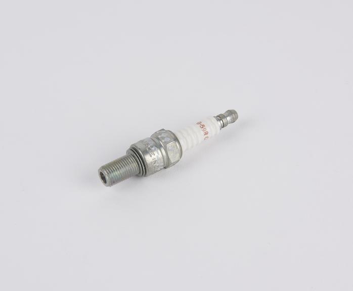 Champion sparking plug, type G-59R, for motor vehicles