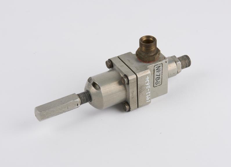 Standard Dunlop air pressure reduction valve.