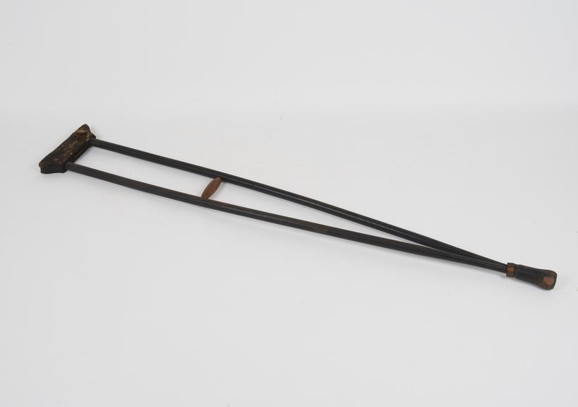 Wooden crutch, 1901-1920