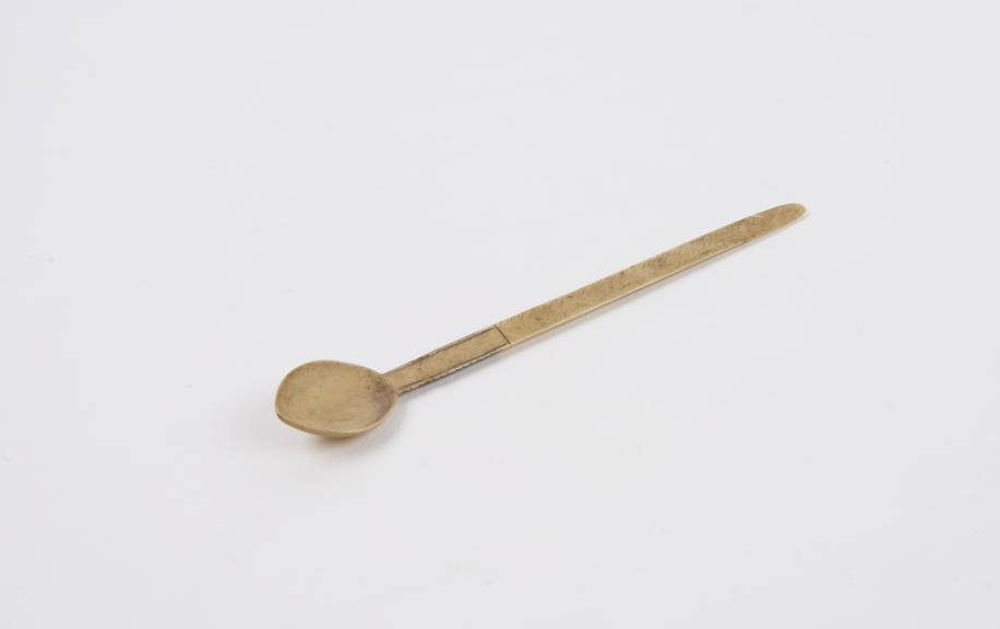 Snuff spoon, bone, Basuto tribe, South African, 1880-1930